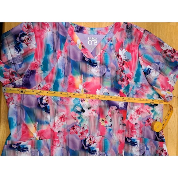 Barco One Women's 3XL Multicolor Floral Blooms Nurse Medical Scrub Top NWT - Picture 4 of 10